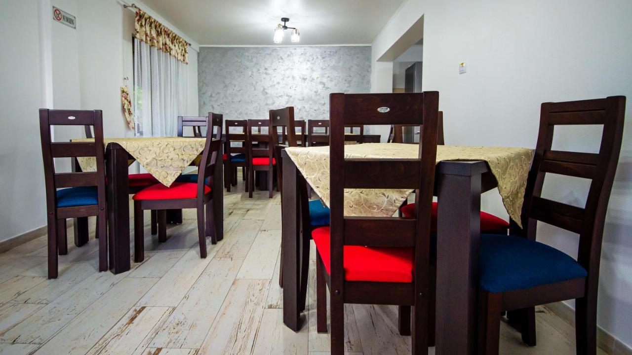 Râmnicu Vâlcea Casa Avramヴィラ エクステリア 写真